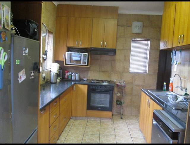 3 BEDROOM HOUSE FOR SALE IN EDLEEN